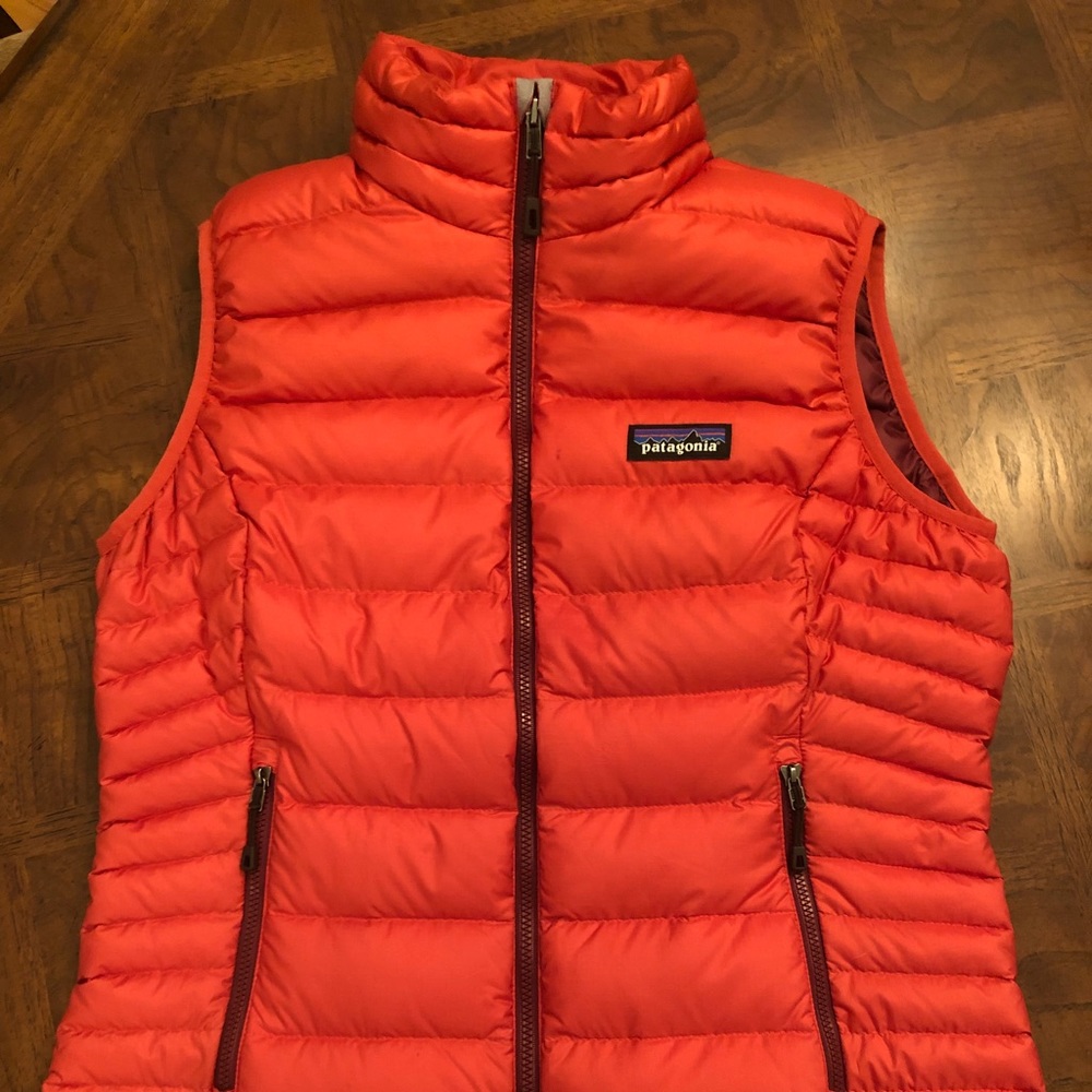 NWT Patagonia women’s down sweater vest-SM